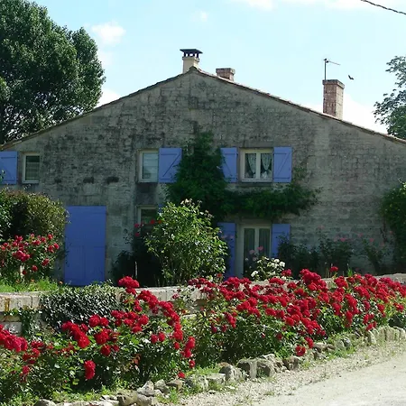 D'hotes Entre Niort Et Marais Poitevin Bed & Breakfast