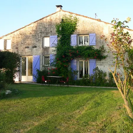 Bed & Breakfast D'hotes Entre Niort Et Marais Poitevin 3*