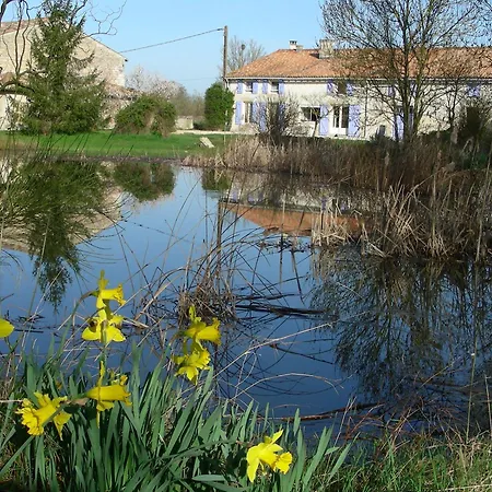 Bed & Breakfast D'hotes Entre Niort Et Marais Poitevin Bessines